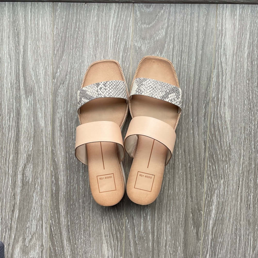 Dolce Vita Parni sandals stone embossed leather, 7.5. Brand new without box